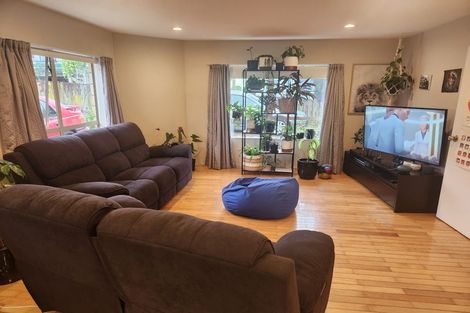 Photo of property in 28a Kingdale Road, Henderson, Auckland, 0610