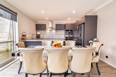 Photo of property in 31 Percy Kinsman Crescent, Riverstone Terraces, Upper Hutt, 5018