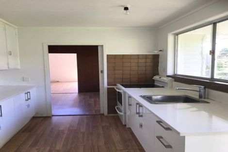 Photo of property in 30 Killarney Avenue, Torbay, Auckland, 0630