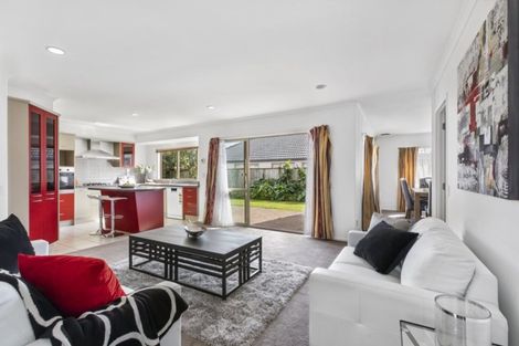 Photo of property in 7 Thornbury Crescent, East Tamaki Heights, Auckland, 2016