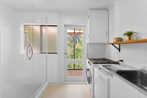 Photo of property in 18b Mayfair Place, Westown, New Plymouth, 4310