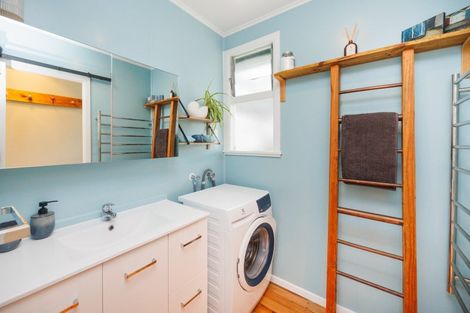 Photo of property in 10 Kent Terrace, Foxton Beach, Foxton, 4815