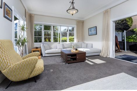 Photo of property in 181a Greenhithe Road, Greenhithe, Auckland, 0632