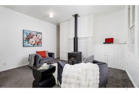 Photo of property in 92-98 High Street, Waimate, 7924