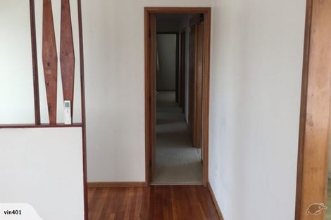 Photo of property in 19 Pendlebury Street, Green Bay, Auckland, 0604