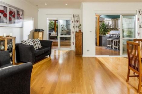 Photo of property in 4 Eastreef Court, Long Bay, Auckland, 0630