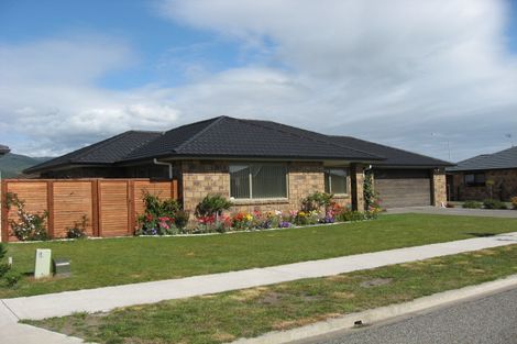 Photo of property in 8 Manhattan Court, Paraparaumu Beach, Paraparaumu, 5032