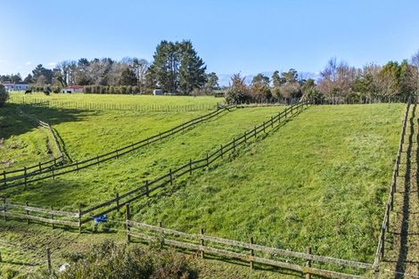 Photo of property in 16 Castle Street, Eltham, 4322