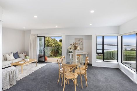 Photo of property in 2/11 Belleview Terrace, Mount Pleasant, Christchurch, 8081