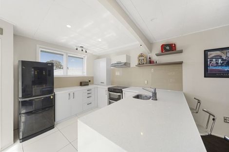 Photo of property in 13 Bradbury Road, Botany Downs, Auckland, 2010