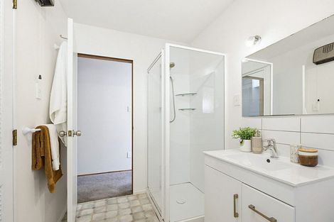 Photo of property in 3 Tedder Way, Karori, Wellington, 6012