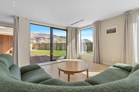 Photo of property in 21 Packer Road, Wanaka, 9382