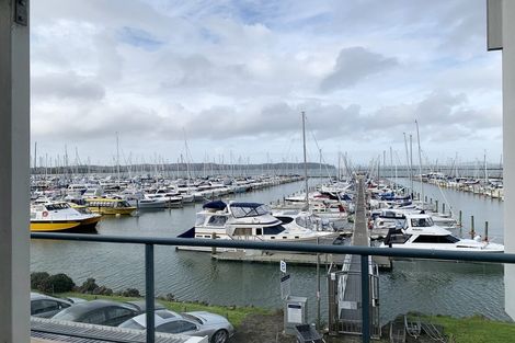 Photo of property in 16/15 Clearwater Cove, West Harbour, Auckland, 0618
