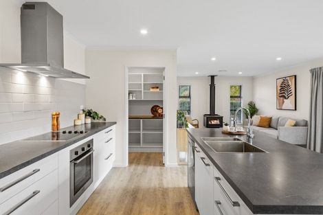 Photo of property in 5 Oakden Drive, Darfield, 7510