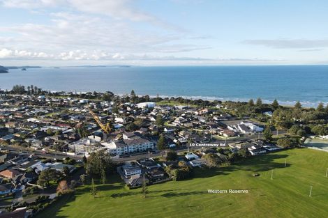 Photo of property in 10 Centreway Road, Orewa, 0931