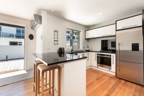 Photo of property in 2/54 Marine Parade, Mount Maunganui, 3116