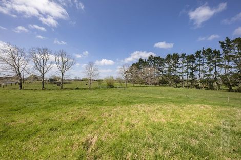 Photo of property in 30 Riverland Road, Kumeu, 0892