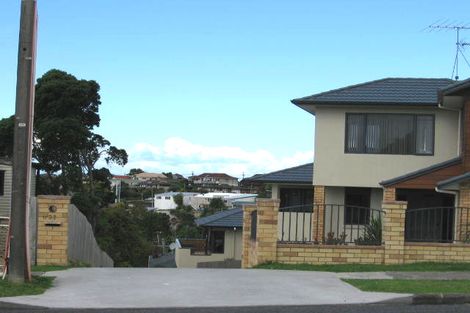 Photo of property in 2/37 Deep Creek Road, Waiake, Auckland, 0630