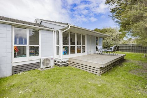 Photo of property in 17 Hamilton Drive, Waiuku, 2123