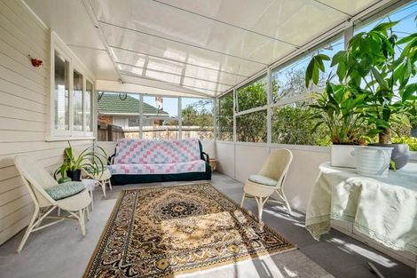 Photo of property in 14 Ward Crescent, Te Atatu Peninsula, Auckland, 0610