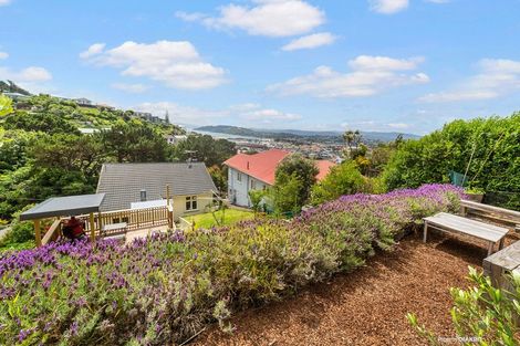 Photo of property in 120 Sutherland Road, Melrose, Wellington, 6023