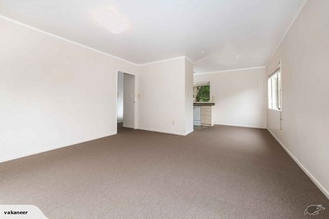 Photo of property in 1/5 Sunnyside Road, Sunnyvale, Auckland, 0612
