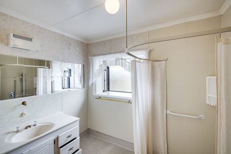 Photo of property in 12 Mill Road, Clive, 4102