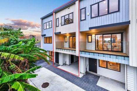 Photo of property in 8/11 Hereford Street, Te Atatu Peninsula, Auckland, 0610