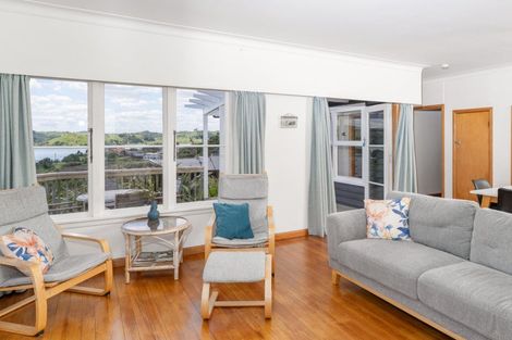 Photo of property in 37 Long Street, Raglan, 3225