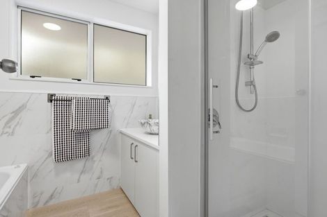 Photo of property in 76 Avonhead Road, Avonhead, Christchurch, 8042