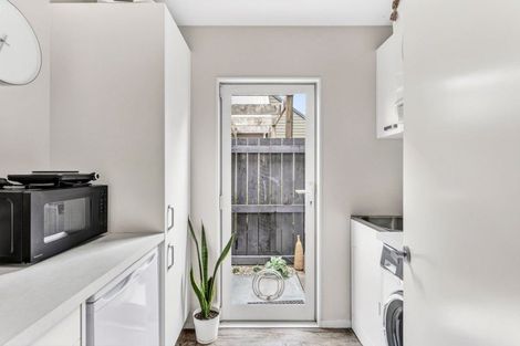 Photo of property in 29a Clare Street, Cambridge, 3434