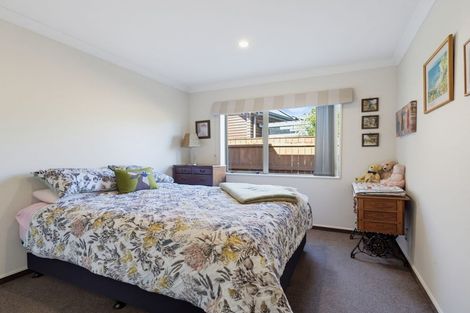 Photo of property in 76 Hillcrest Road North, Raumati Beach, Paraparaumu, 5032