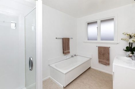 Photo of property in 17 Newbridge Place, Ilam, Christchurch, 8041