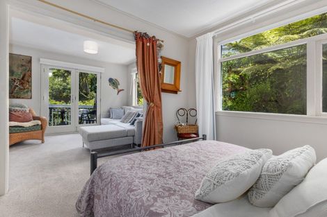 Photo of property in 48 Seaview Road, Paremata, Porirua, 5024