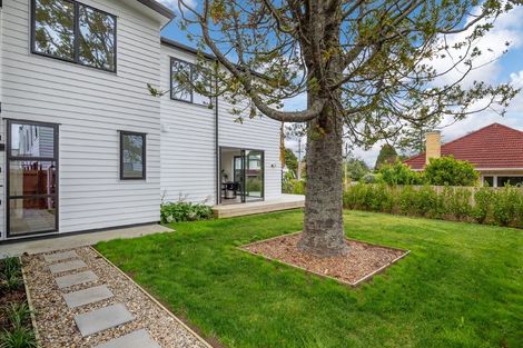 Photo of property in 32 Swanson Road, Henderson, Auckland, 0610