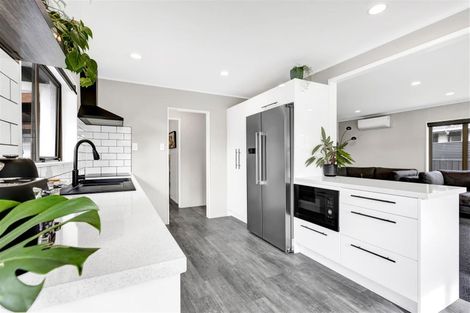 Photo of property in 8 Jade Place, Bell Block, New Plymouth, 4312