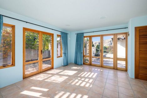 Photo of property in 10 Tau Crescent, Diamond Harbour, 8972