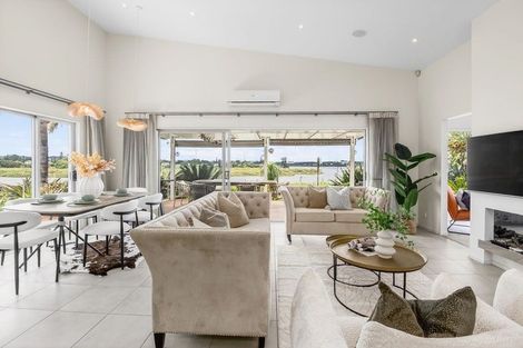 Photo of property in 48 Aurea Avenue, Pakuranga, Auckland, 2010