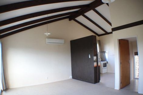 Photo of property in 3/4 Narbada Crescent, Khandallah, Wellington, 6035