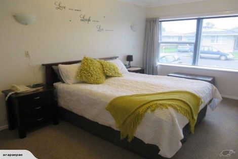 Photo of property in 55 Karaka Crescent, Levin, 5510