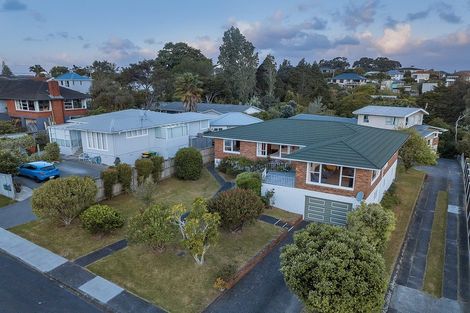 Photo of property in 14 Dudding Avenue, Northcote, Auckland, 0627