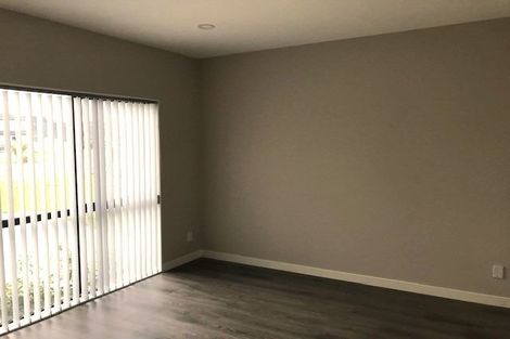 Photo of property in 43 Huarahi Pai Road, Huapai, Kumeu, 0810