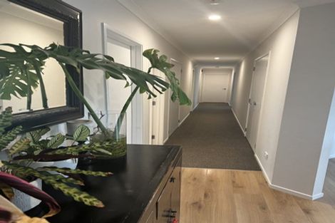 Photo of property in 22b Sunnyvale Road, Swanson, Auckland, 0614