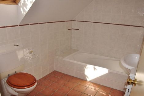 Photo of property in 1/130 Mount Pleasant, Mount Pleasant, Christchurch, 8081