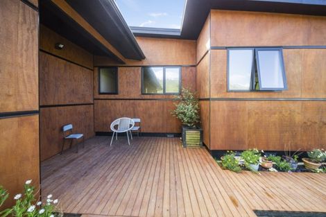 Photo of property in 63a Saxton Road, Upper Vogeltown, New Plymouth, 4371