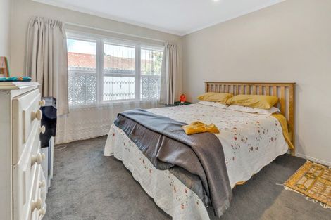 Photo of property in 2/90 Pakuranga Road, Pakuranga, Auckland, 2010