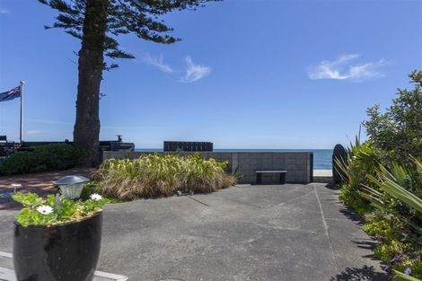 Photo of property in 2/33 Beach Road, Paekakariki, 5034