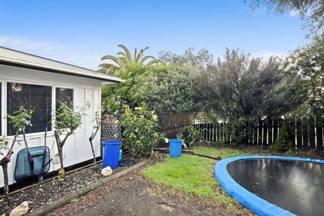 Photo of property in 1 Collingwood Road, Waiuku, 2123