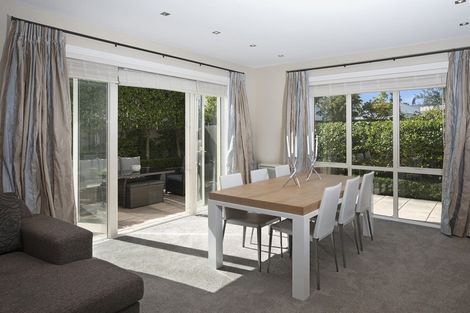 Photo of property in 103 Aikmans Road, Merivale, Christchurch, 8014