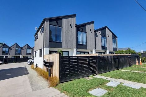 Photo of property in 4/12 Tawa Road, Te Atatu Peninsula, Auckland, 0610